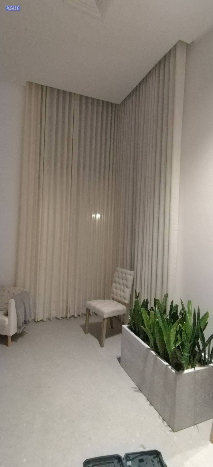 فني تفصيل ستائر وفك وتركيب جميع انواع الستائر الكويت14