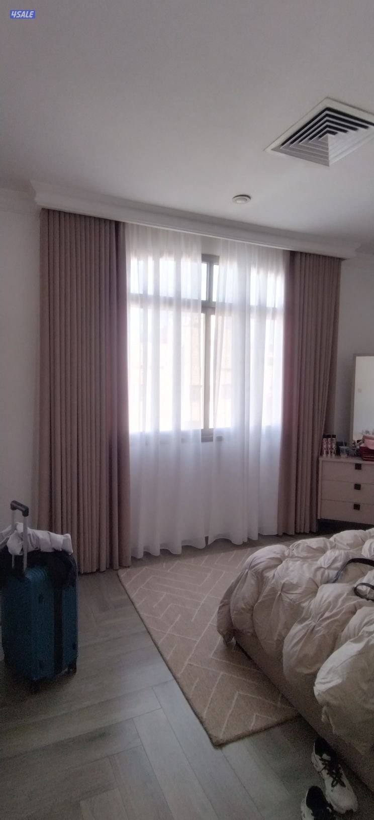 فني تفصيل ستائر وفك وتركيب جميع انواع الستائر الكويت15