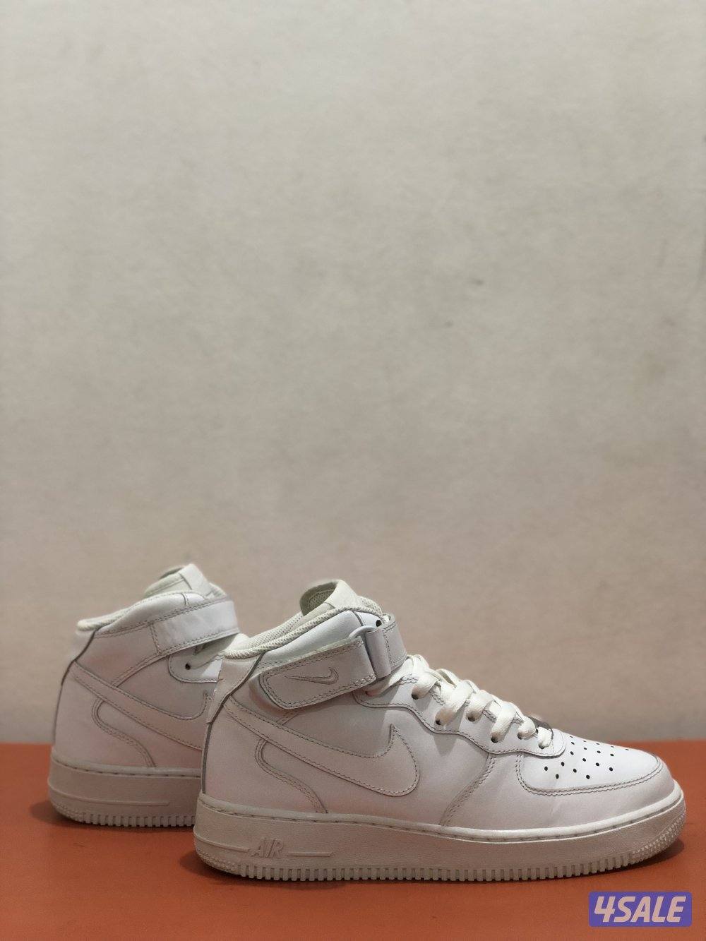 Nike Air Force 1 Mid5