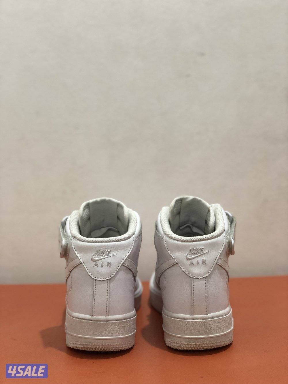 Nike Air Force 1 Mid6