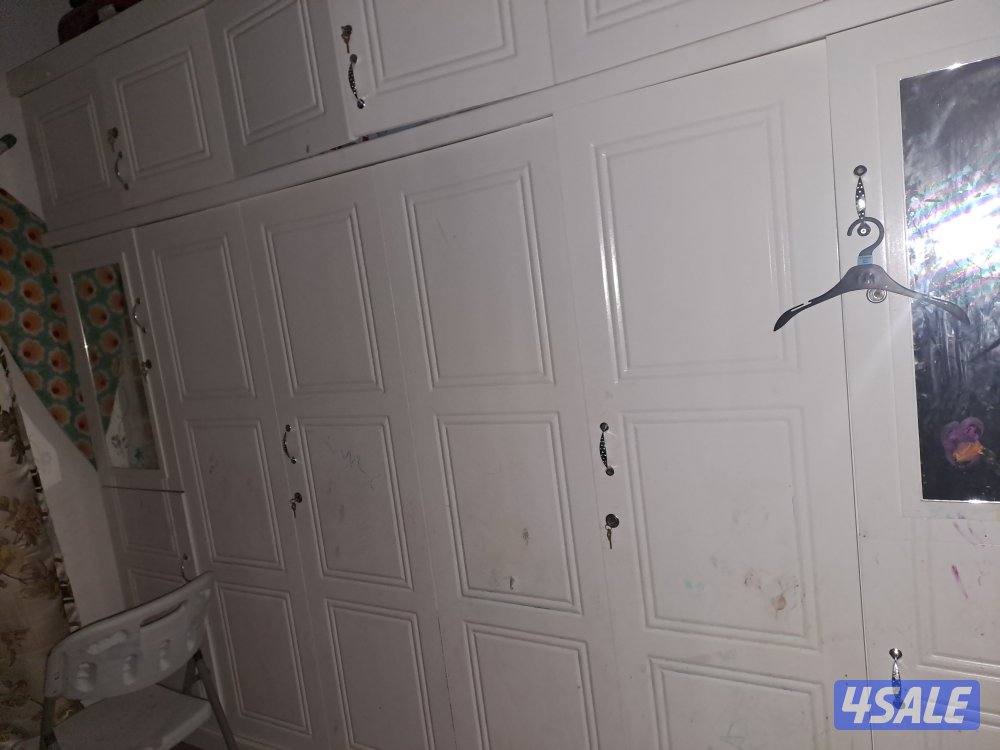 Urgent sale of spacias Wardrobe with Overhead Storage – good Condition1