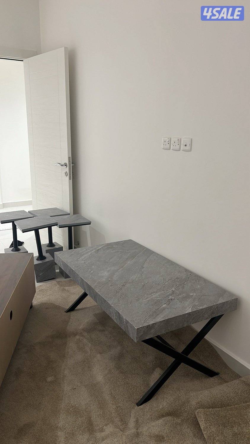 طاولات شبه جديده1