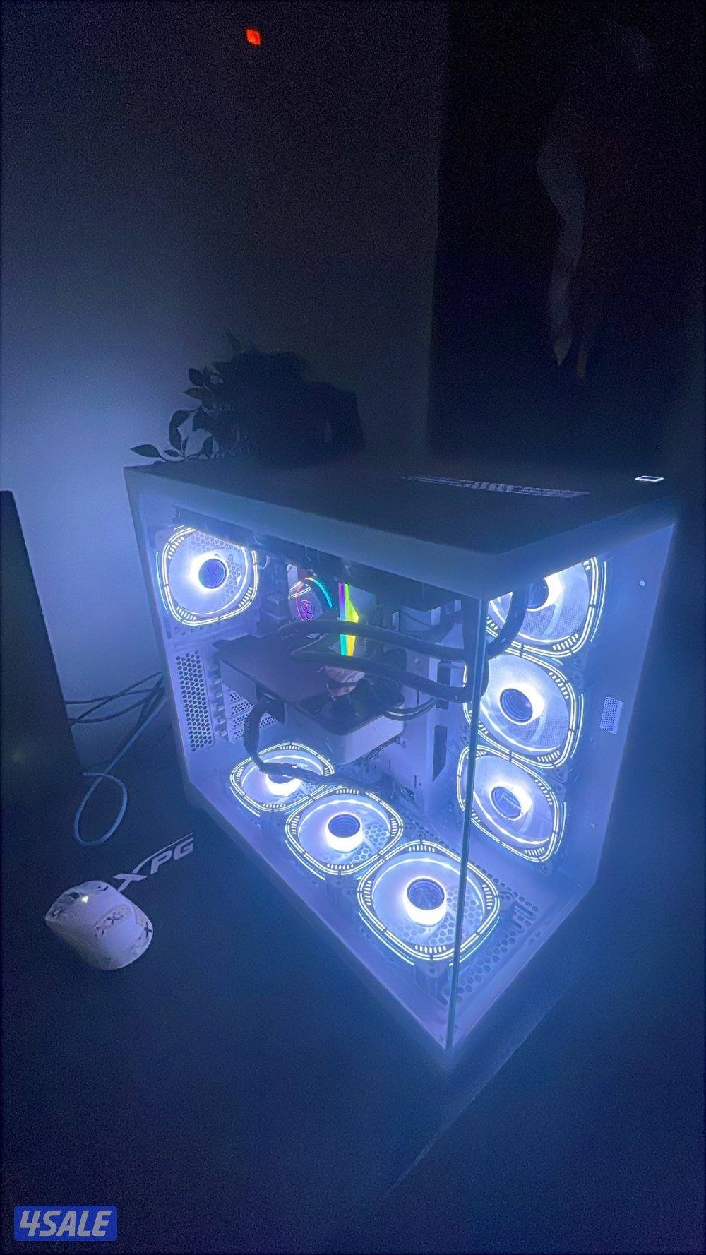 بيسي للبيع + شاشه + ماوس + كيبورد + مكسر+ ومايك+ ستاند مايك+ طاوله حرف1