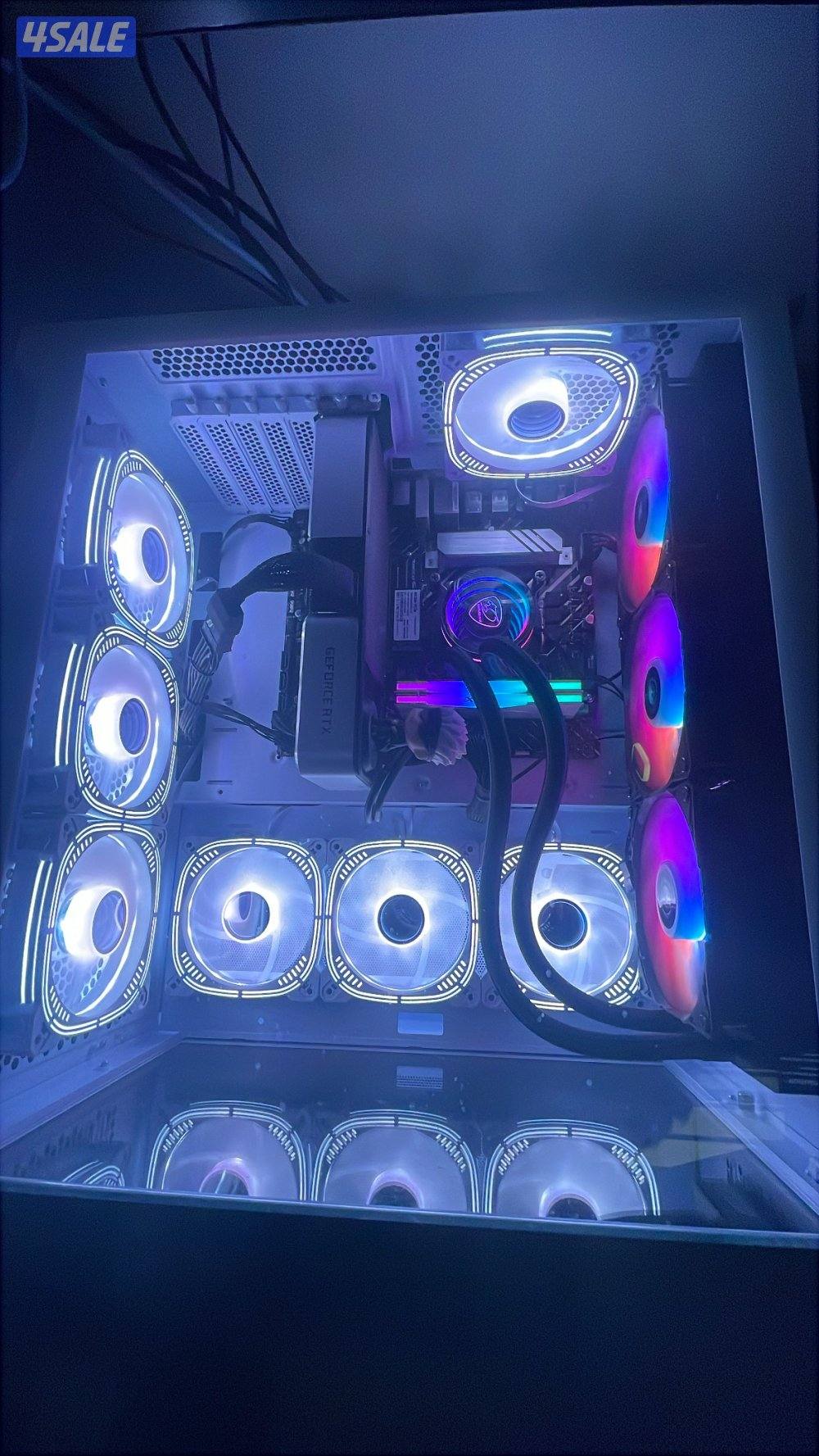 بيسي للبيع + شاشه + ماوس + كيبورد + مكسر+ ومايك+ ستاند مايك+ طاوله حرف3