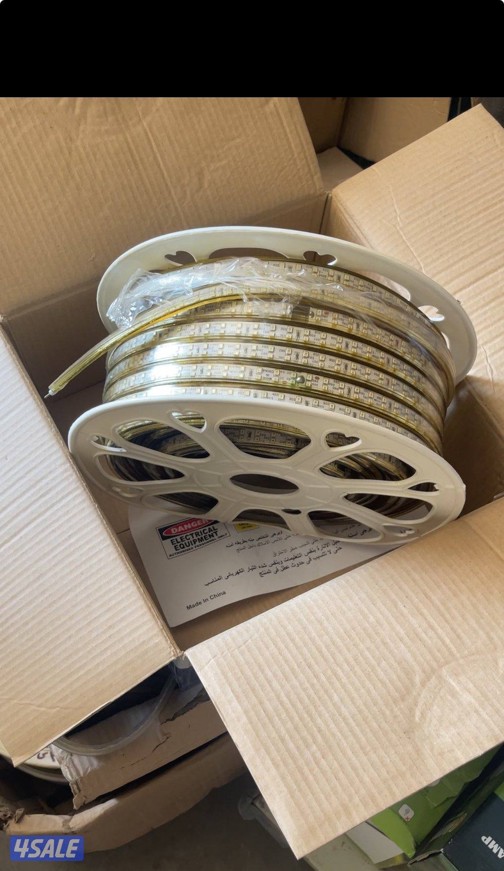 للبيع كشافات LED وليتات رول2