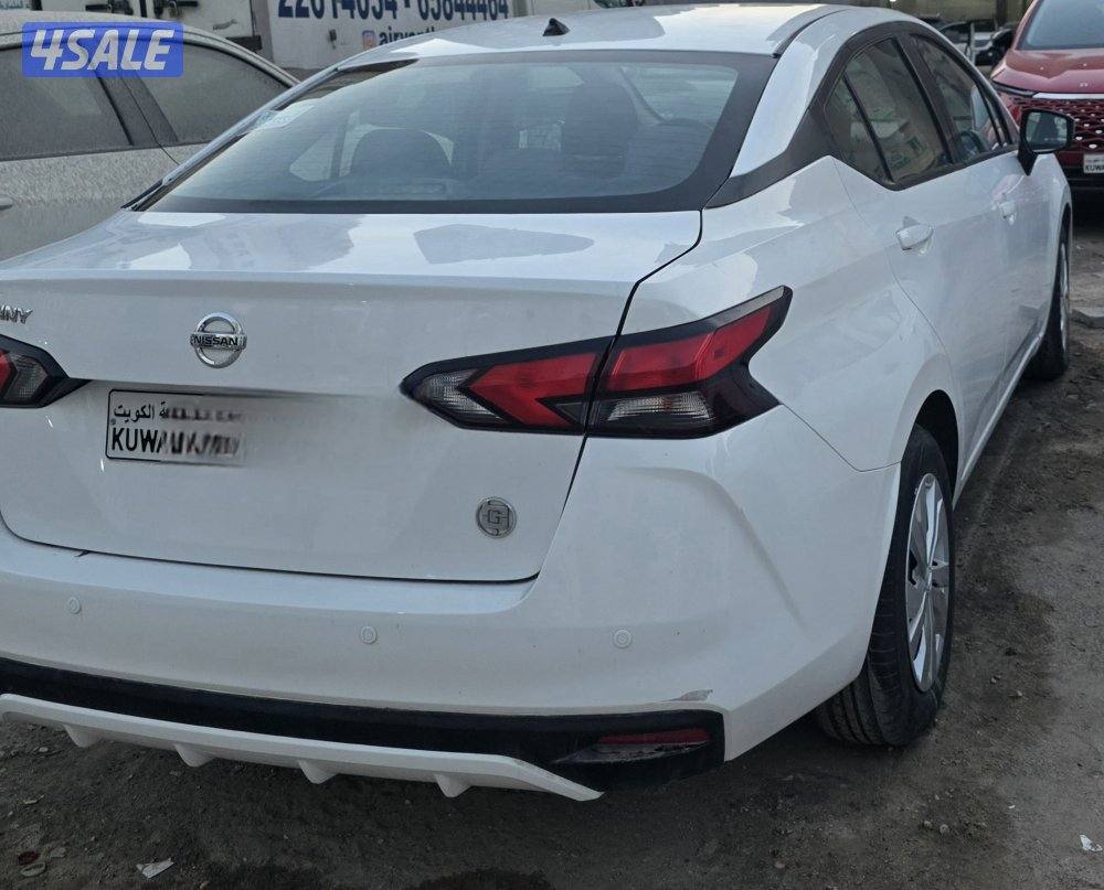 للبيع سيارات نيسان صنى .2