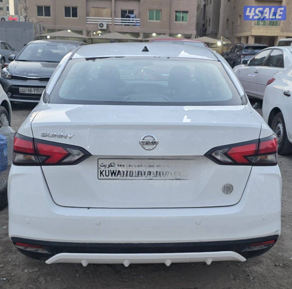 للبيع سيارات نيسان صنى .4