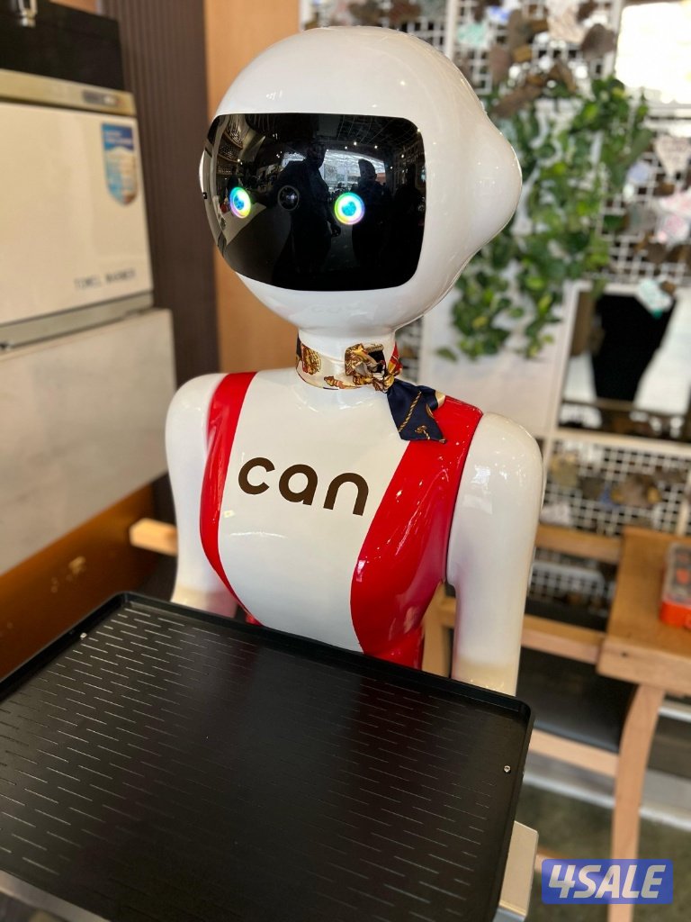 روبوت توصيل طلبات الزبائن داخل المطعم ويمكن التحكم به عن بعد0