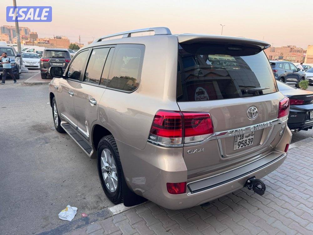 لاند كروزر GX.R V8 الساير عداد 22 الف كم صبغ الوكالة شرط الفحص بالكامل1