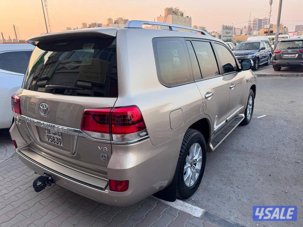 لاند كروزر GX.R V8 الساير عداد 22 الف كم صبغ الوكالة شرط الفحص بالكامل3