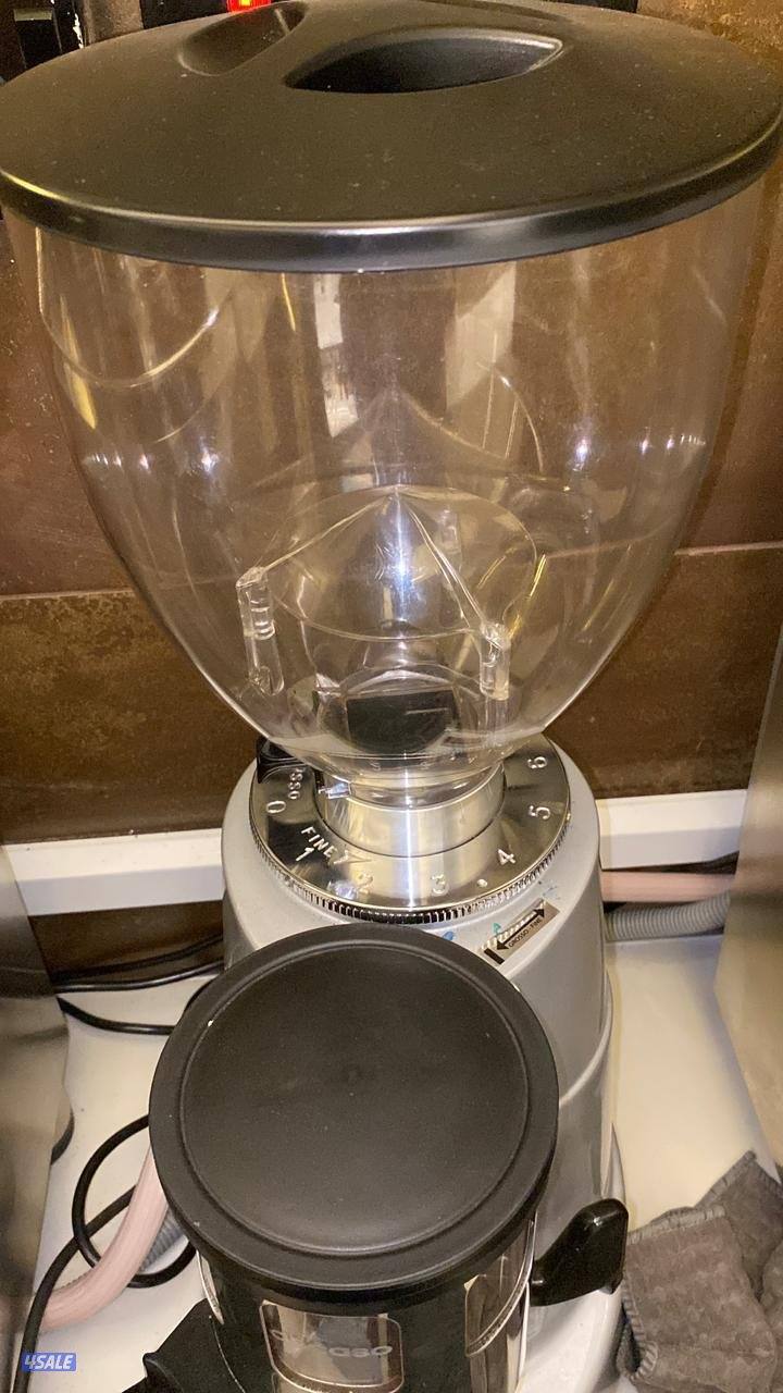 للبيع مكينة قهوة احترافية ascaso مع المطحنة1