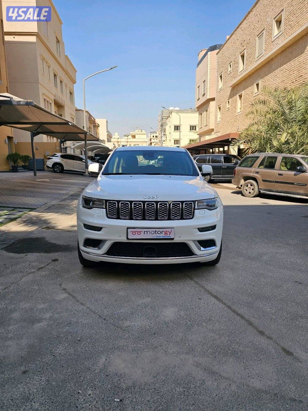 للبيع جيب جراند شيروكي سميت موديل 20201