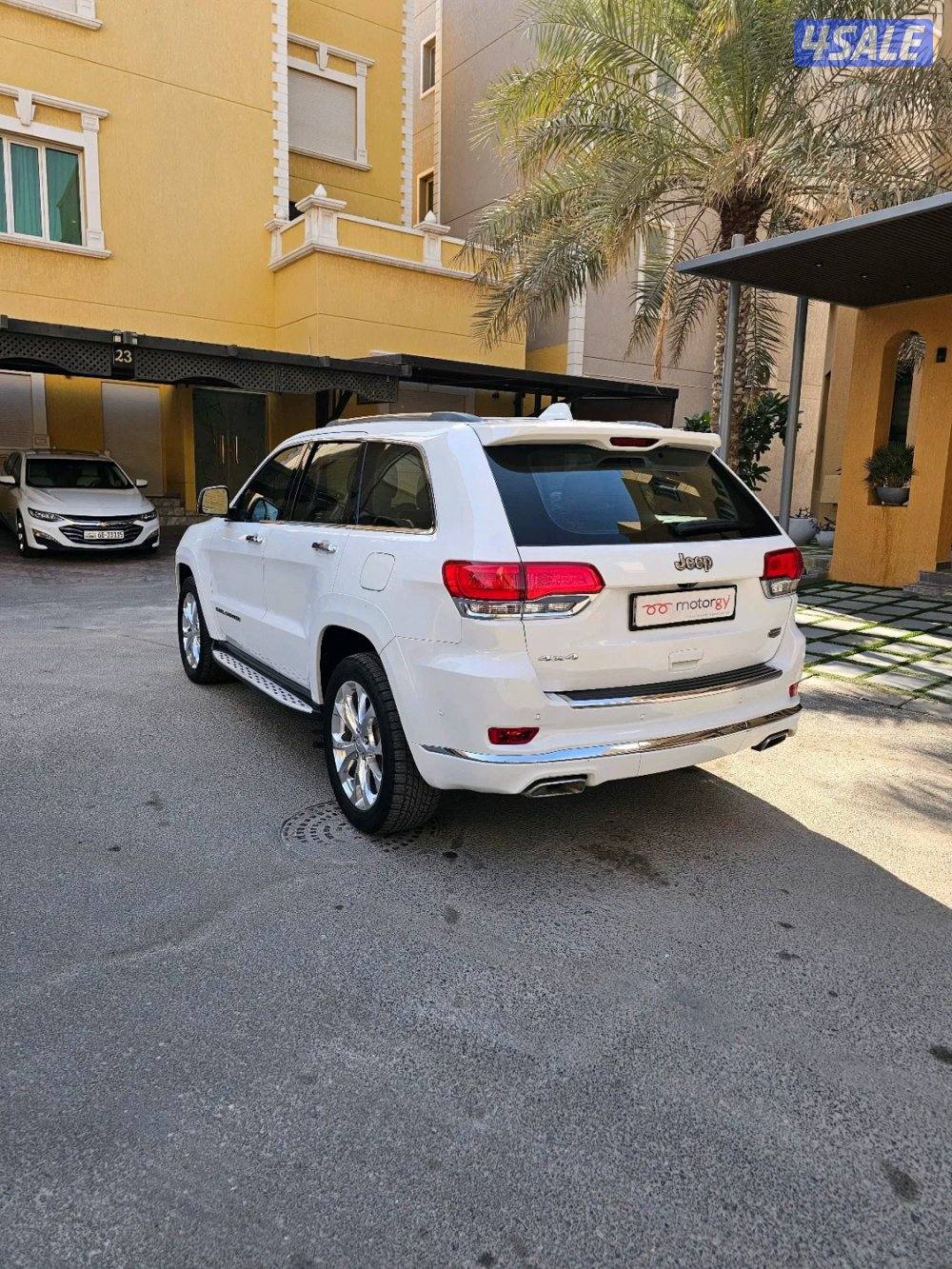 للبيع جيب جراند شيروكي سميت موديل 20204