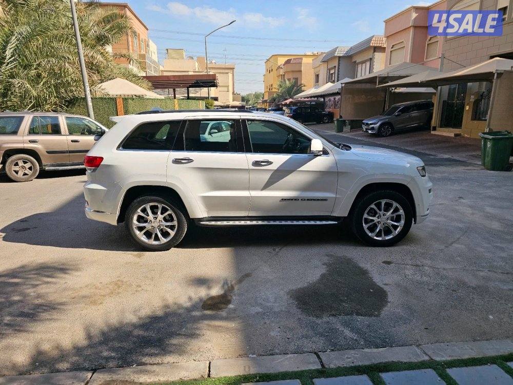 للبيع جيب جراند شيروكي سميت موديل 20206