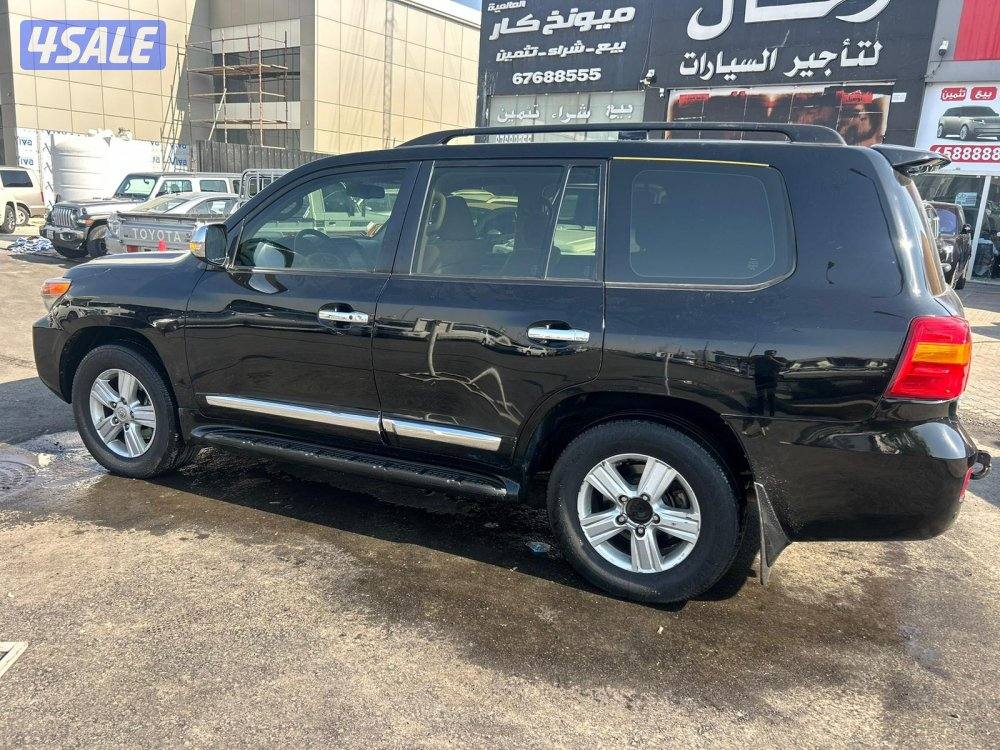 لاند كروزر GXR-V8 موديل 20132