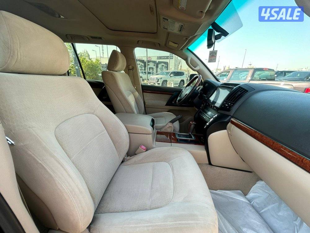 لاند كروزر GXR-V8 موديل 20135