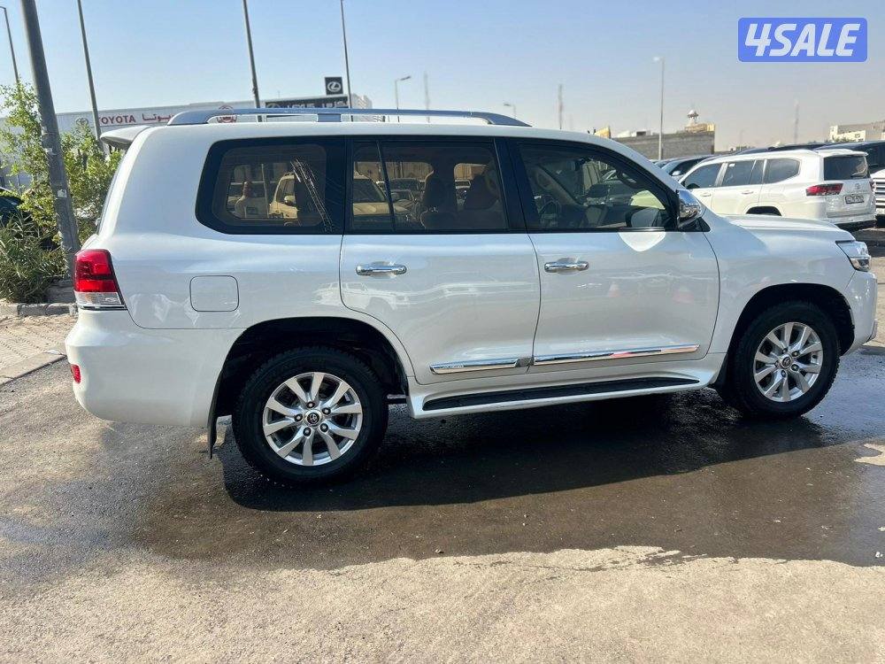 لاند كروزر GX.R. V8 موديل 20172