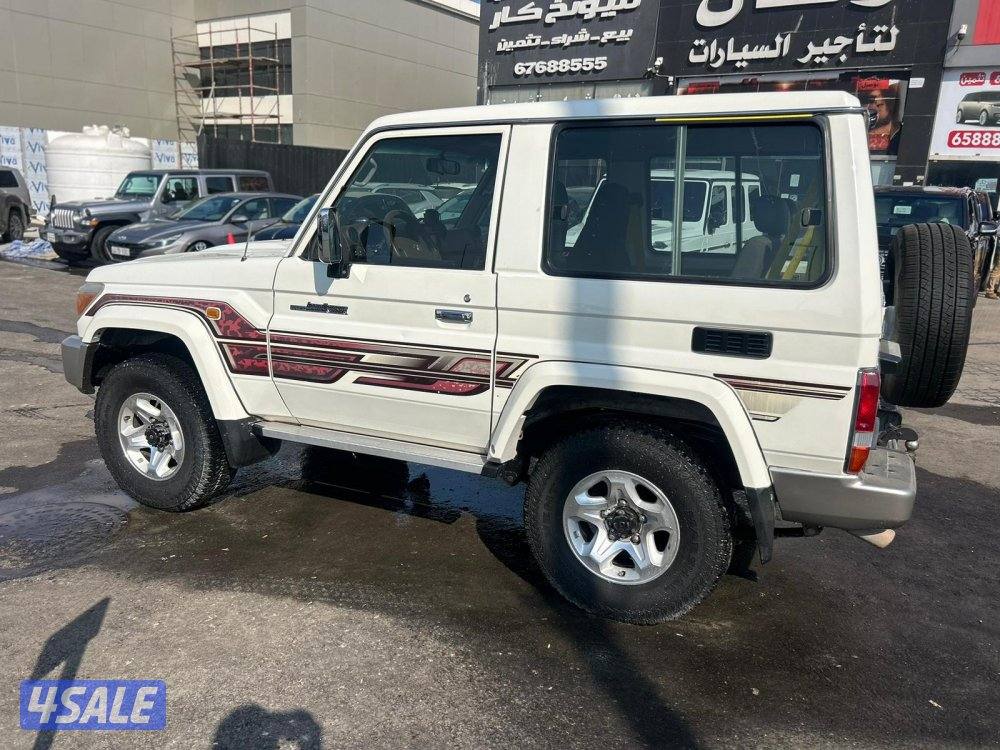 تويوتا لاند كروزر ربع .V63