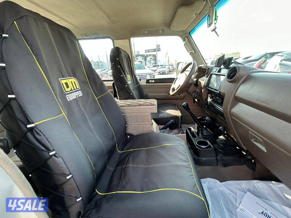 تويوتا لاند كروزر ربع .V65