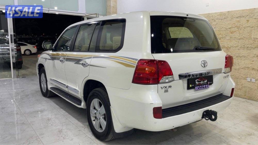 للبيع لاند كروزر 2012 VXR3