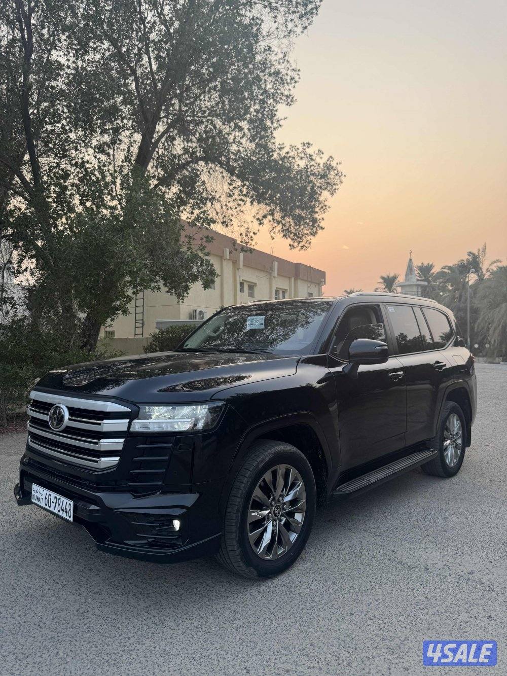 للبيع لاند كروزر 2022 وارد الساير AERO S عداد 35 الف0