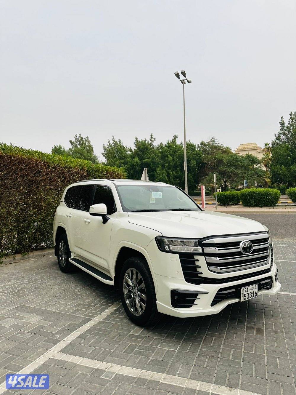 للبيع لاند كروزر GXR  عداد 31 ايرو اس وارد الساير0