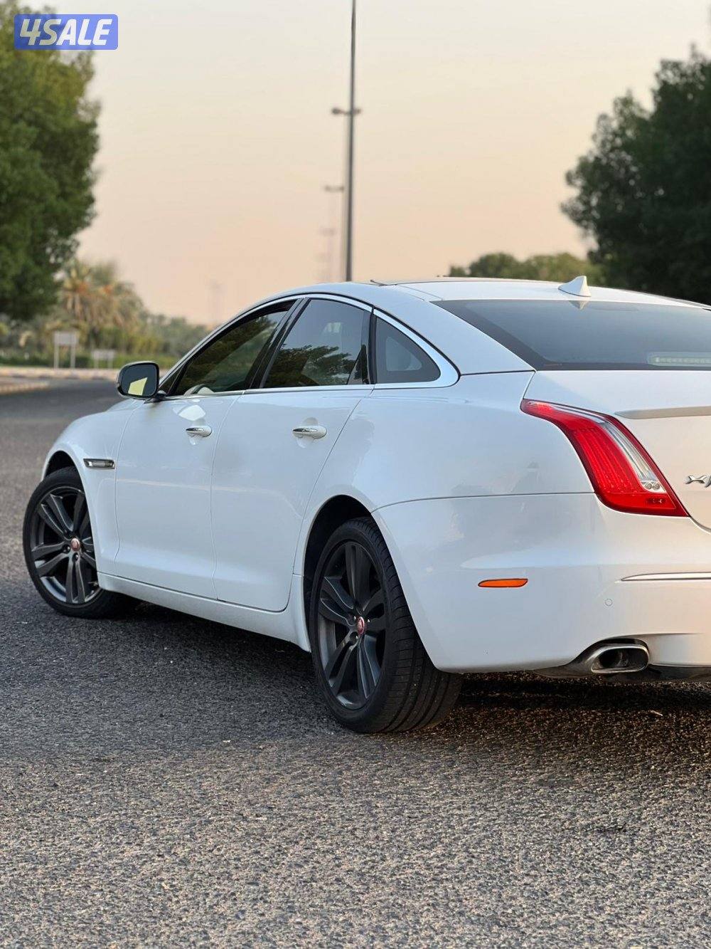 للبيع جاكور Xj6 موديل 20121