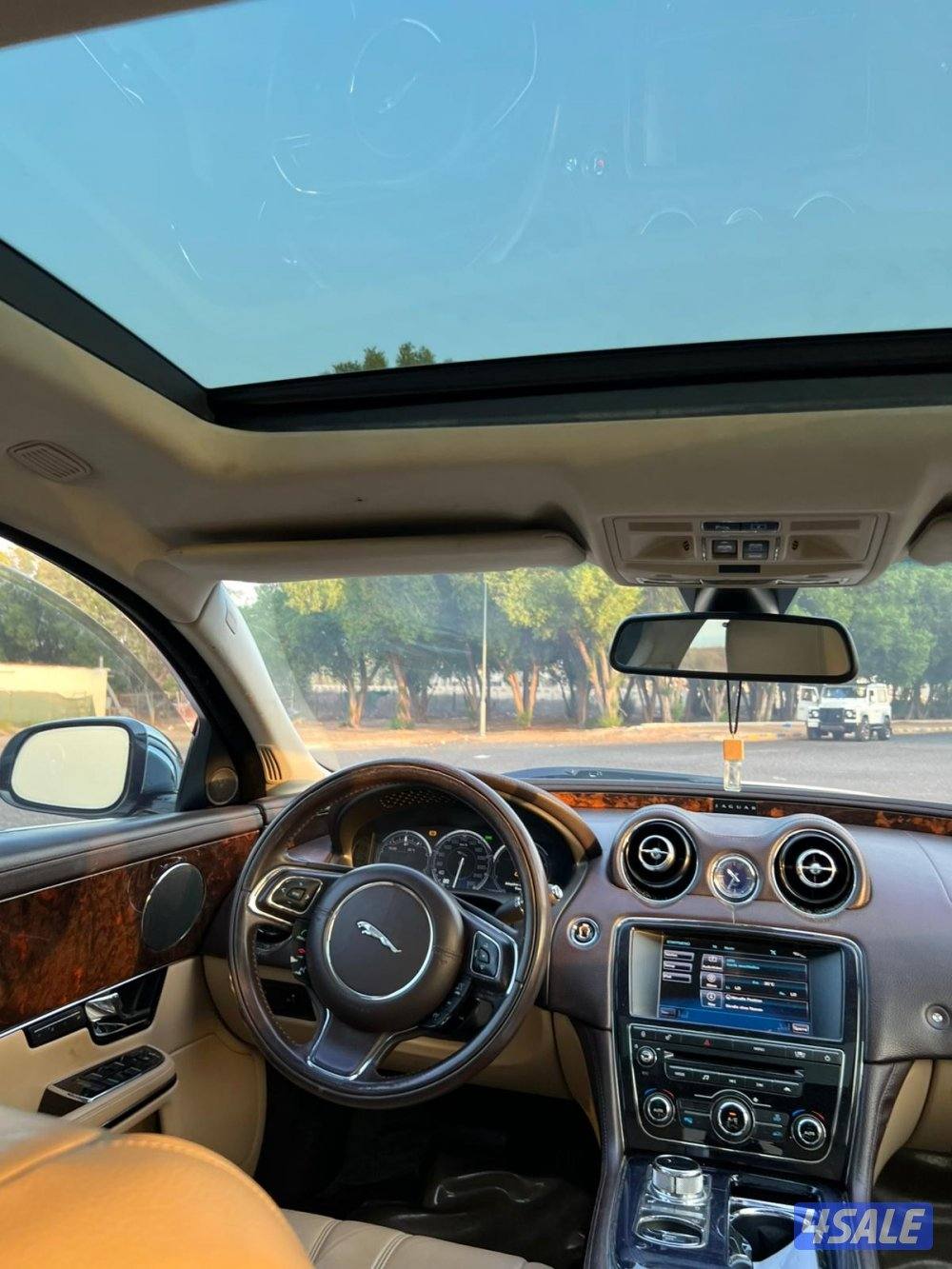 للبيع جاكور Xj6 موديل 20120