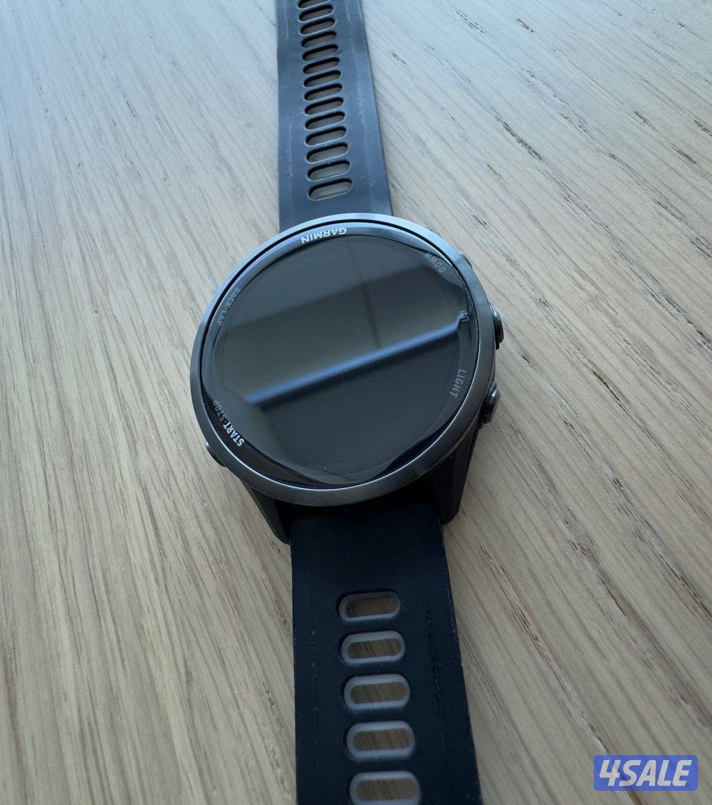 Garmin Forerunner 970 Premium Smartwatch1