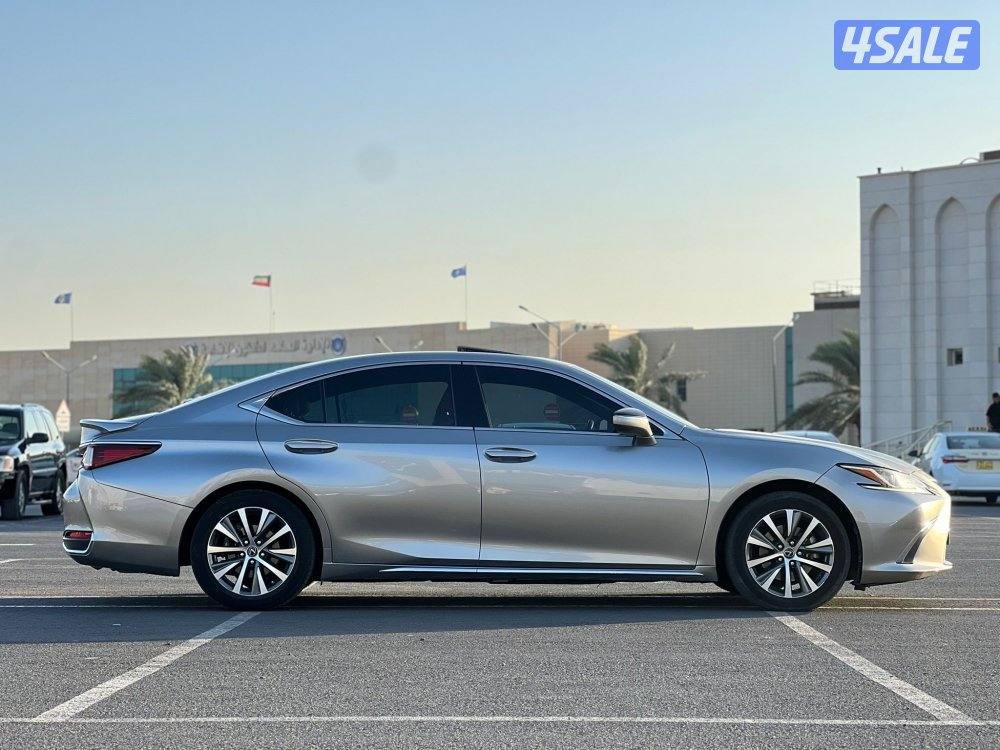 لكزس - ES 250 بحالة الوكاله عداد 843