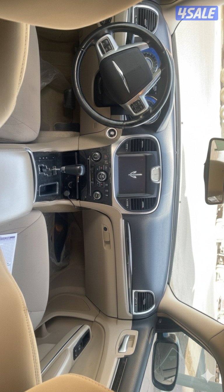 كرايسلر V8 C300  موديل ٢٠١٤عداد ٢٤١ الف2