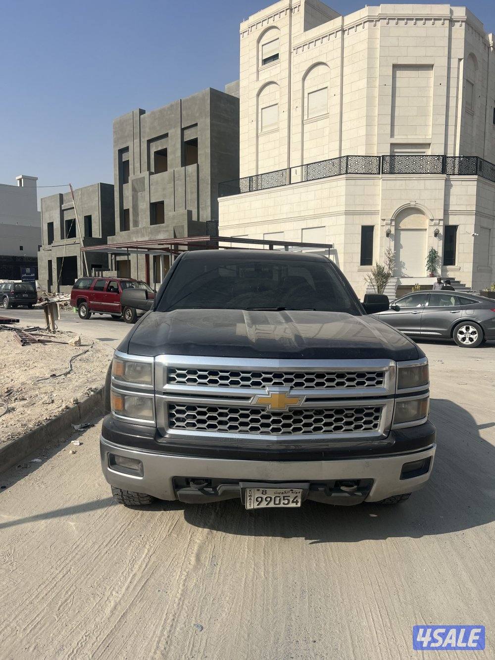 سلفرادو موديل ٢٠١٤ z71 شرط الفحص فيه قطعتين فقط عليه دبات سستم ورفعه3