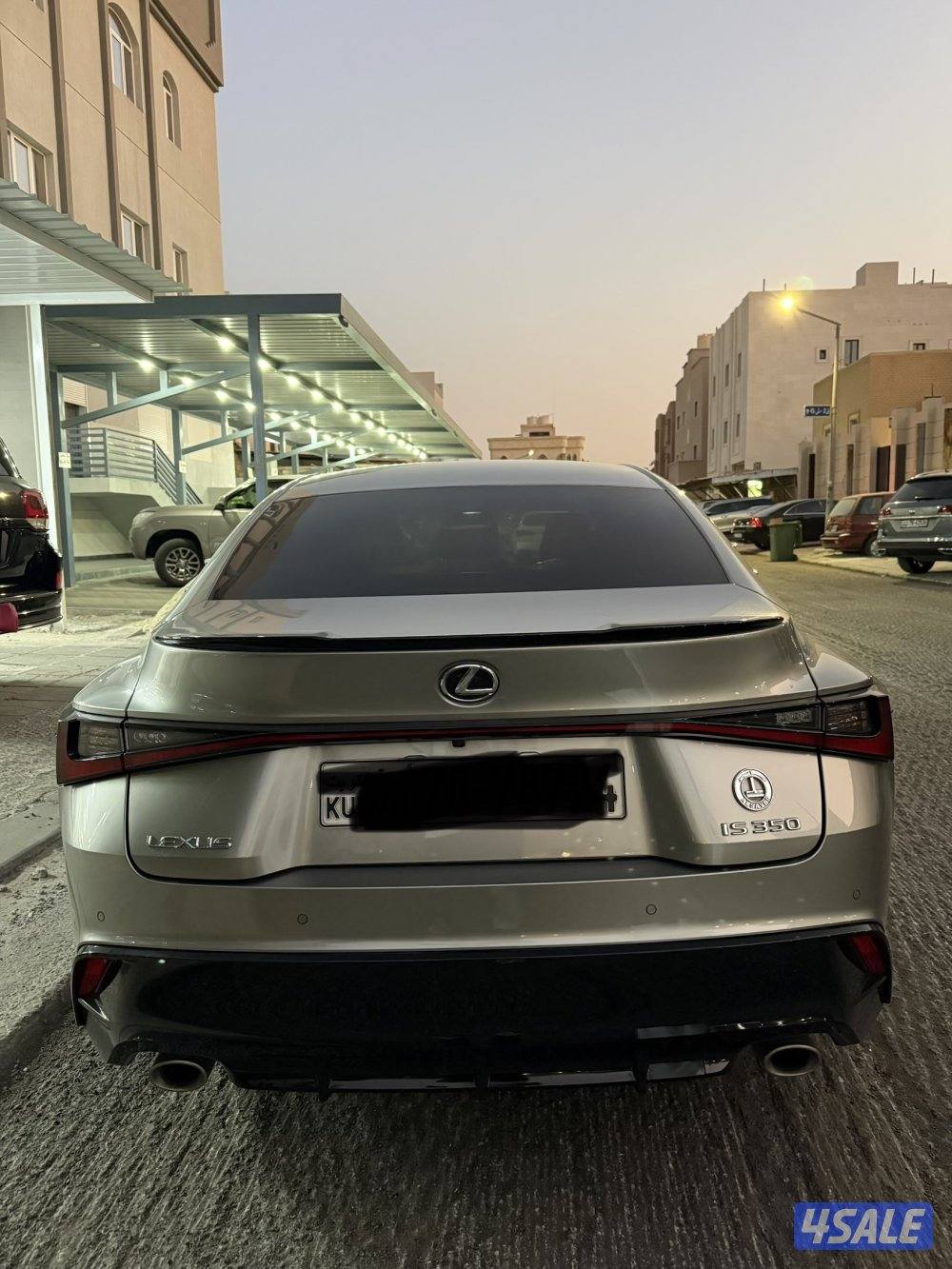 لكزس 2023 is sport رمادي . المالك الاول وارد الكويت الساير0