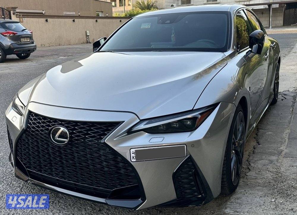 لكزس 2023 is sport رمادي . المالك الاول وارد الكويت الساير7