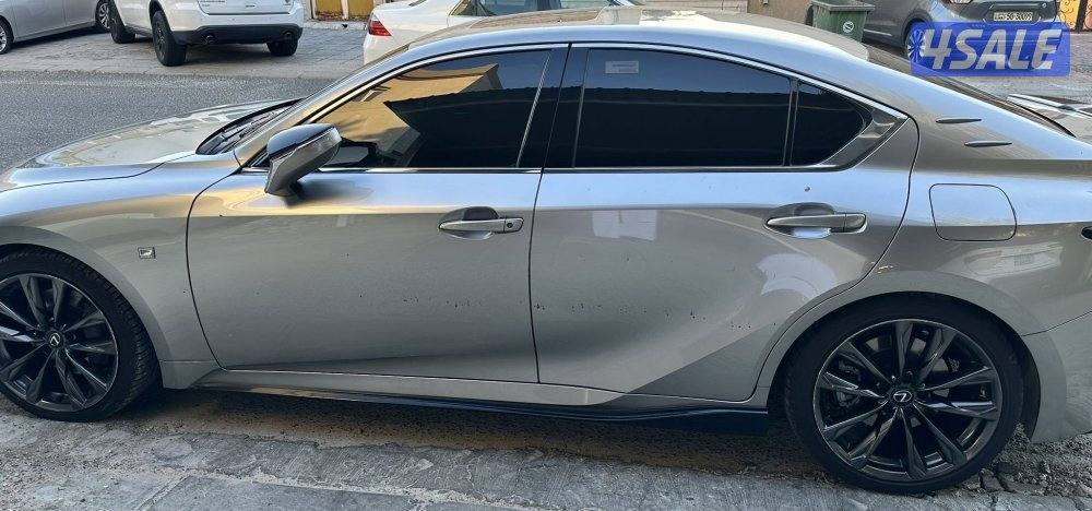 لكزس 2023 is sport رمادي . المالك الاول وارد الكويت الساير8