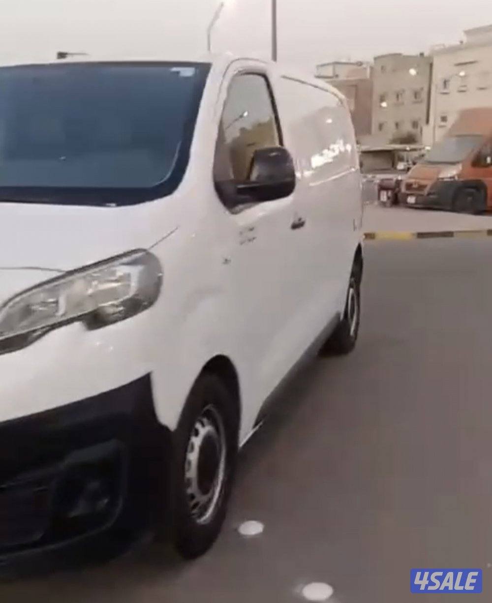 للبيع باص مقفل بيجو بحاله ممتازه شرط الفحص  قطعه صبغ فقط ماشي ٢٠٤الف2