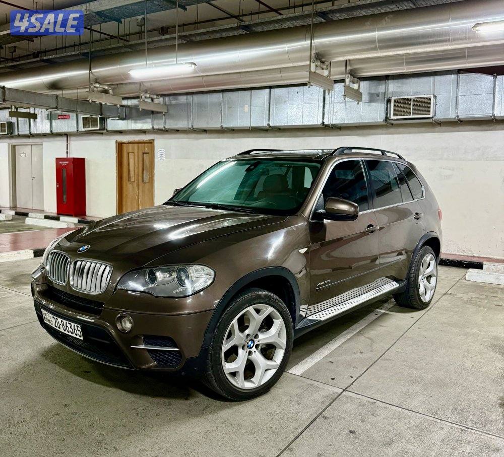 للبيع BMW X5  4.4 V8  موديل. 2013 بحالة نادرة0