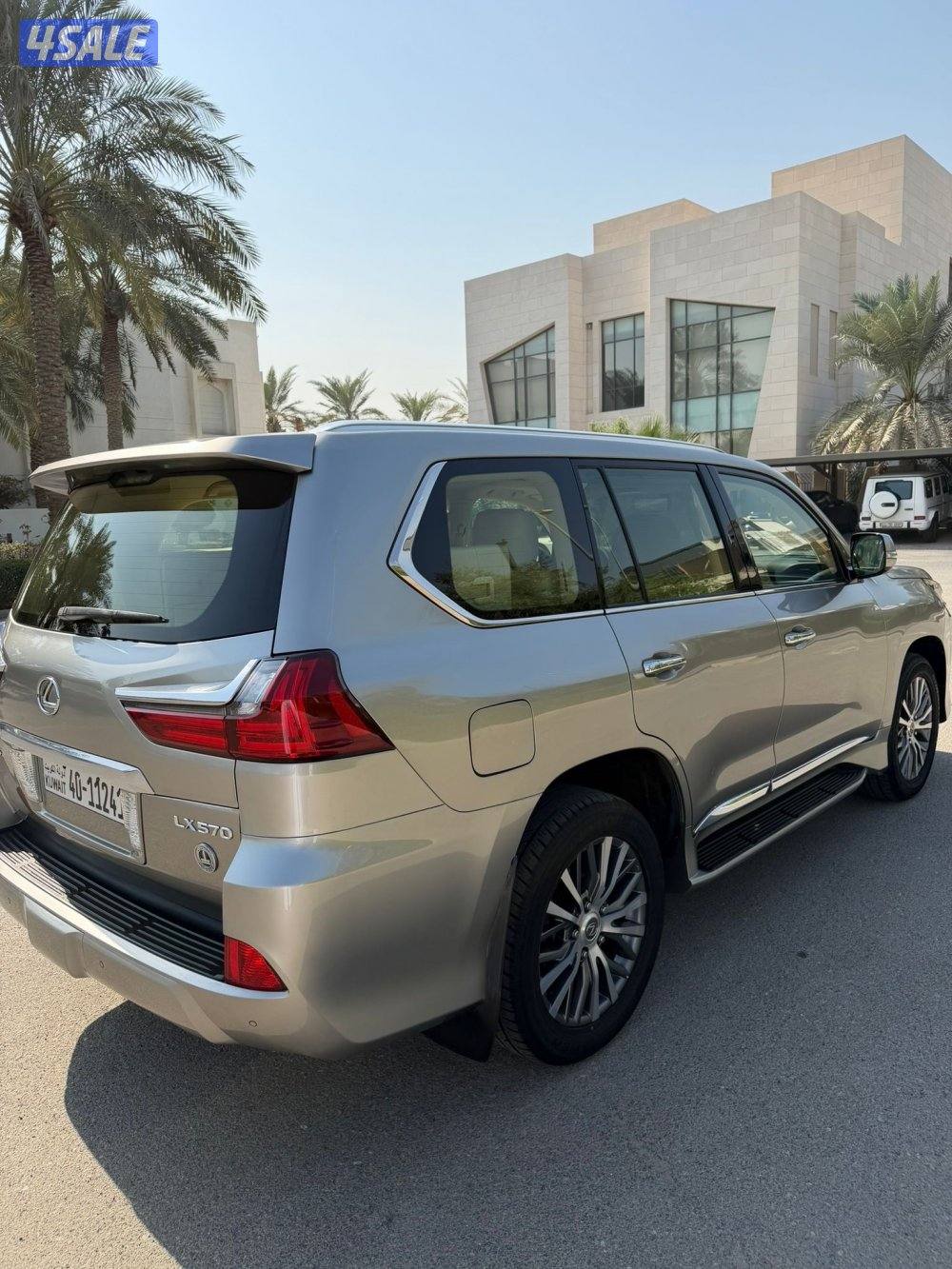 للبيع LX570- صبغ وكاله - عداد ٢٣٣3
