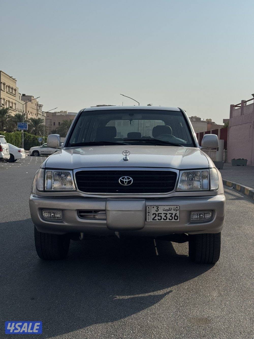 للبيع لاندكروزر موديل 2000 ستة سلندر ماشي 320،000 وارد الساير6