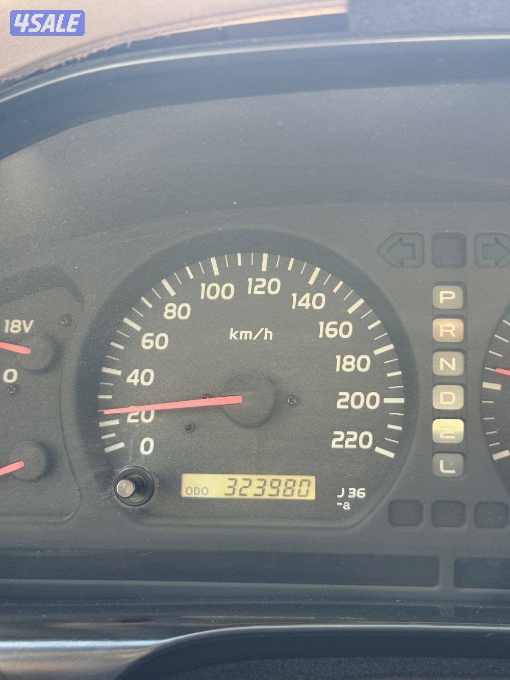 للبيع لاندكروزر موديل 2000 ستة سلندر ماشي 320،000 وارد الساير9