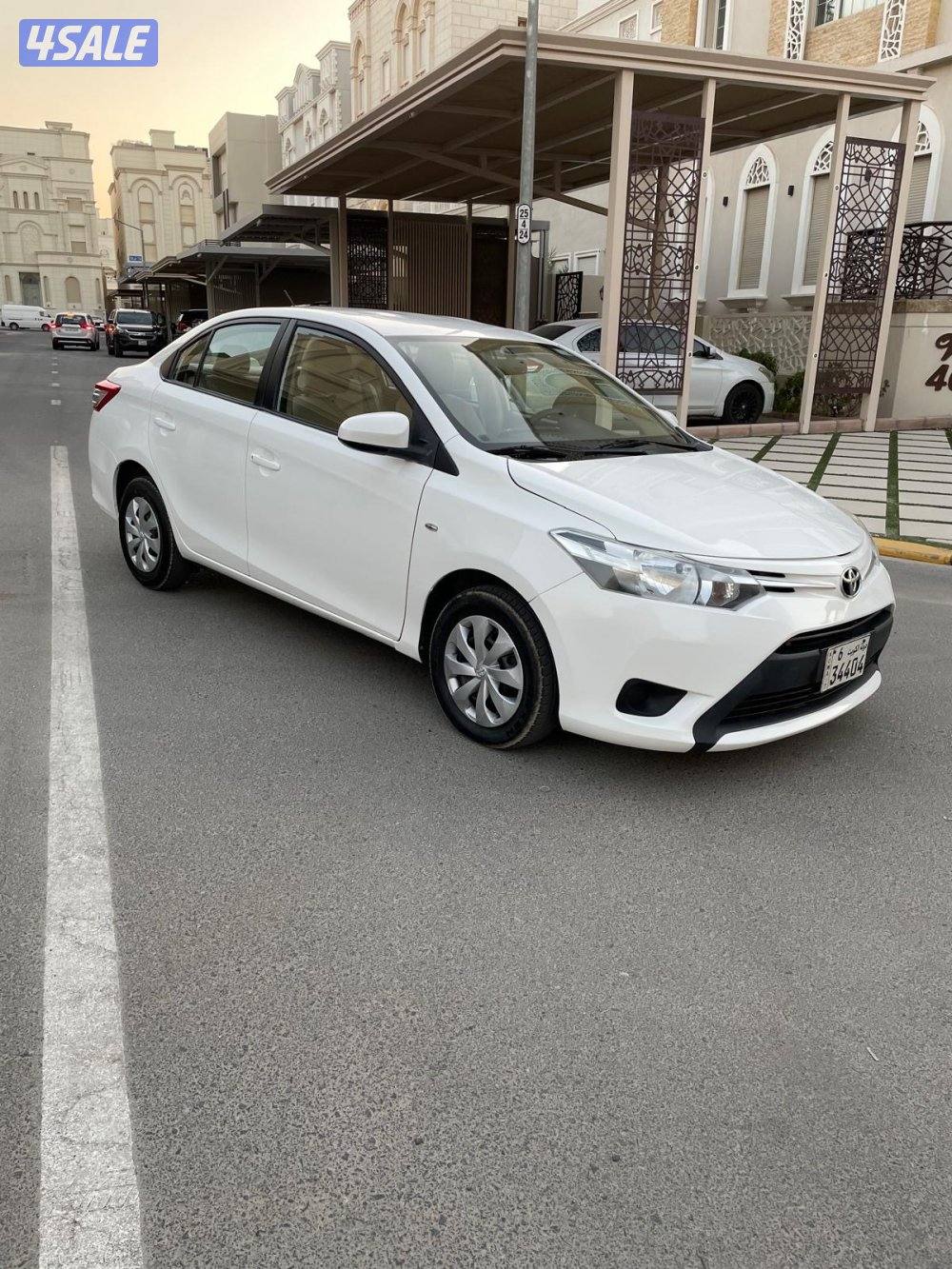 للبيع يارس -2015- بحالة نظفية جدا ‏3