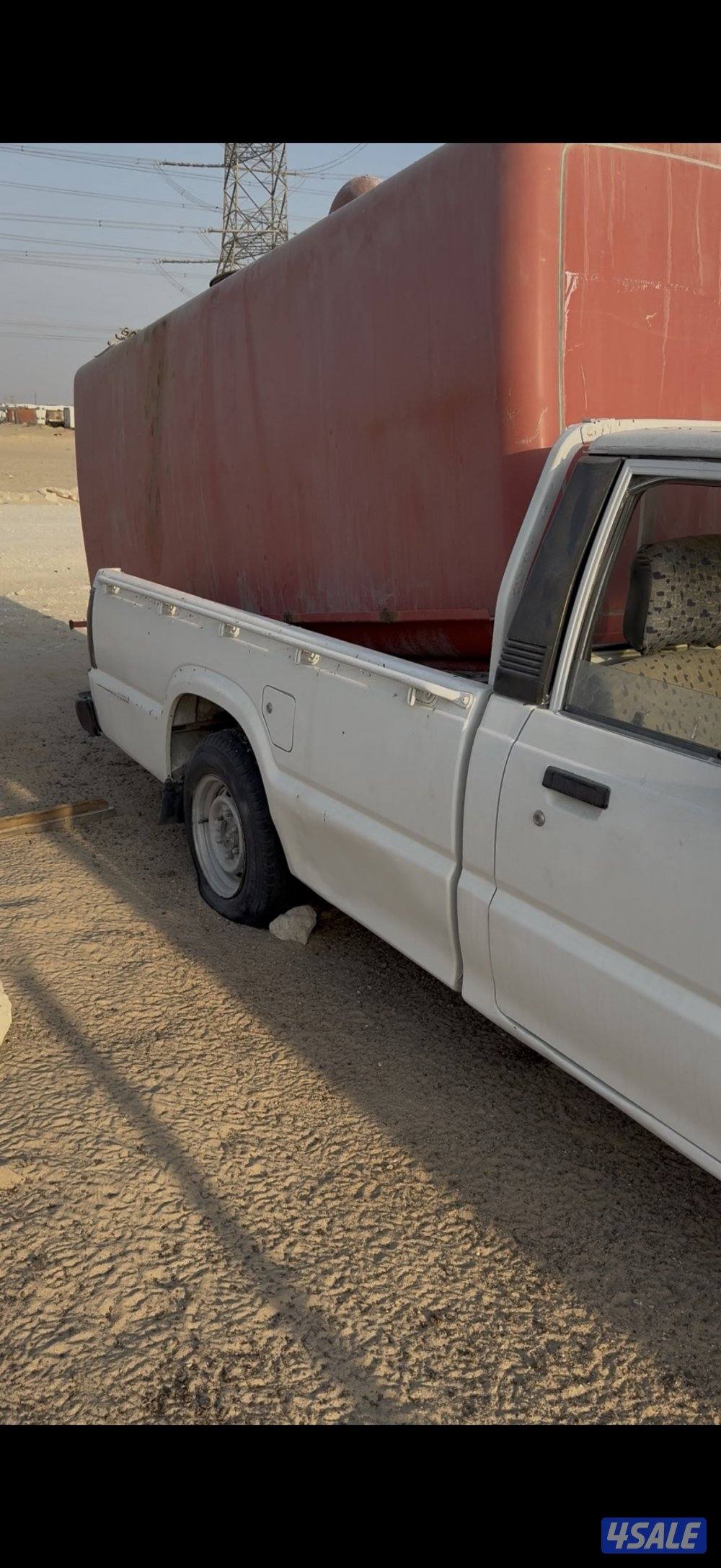 تانكي كان من توانك المطافي طوله٣متر مظيف ٩٠٠ قلن2