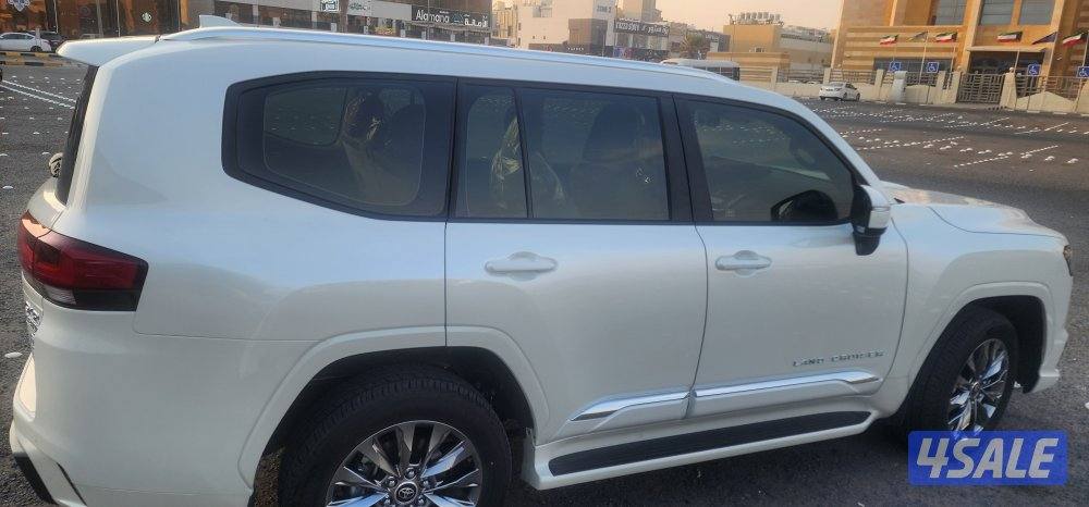 للبيع لاندكروزر gxr-aero.s 2025  بدون تيربو ماشي 30002