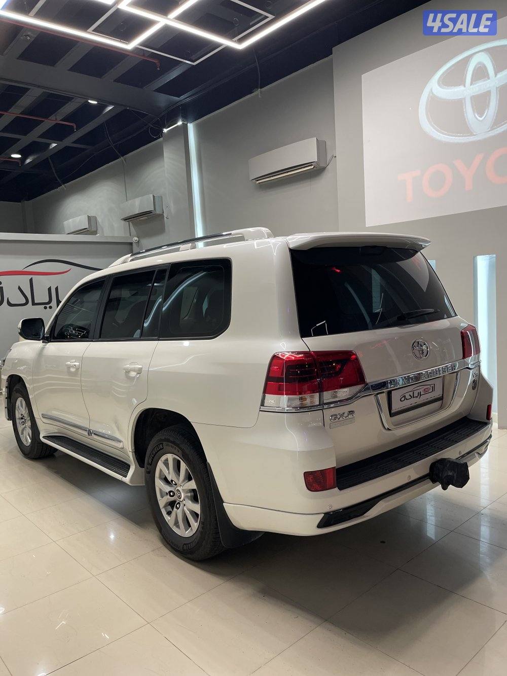 لاند كروز وايت اديشن2