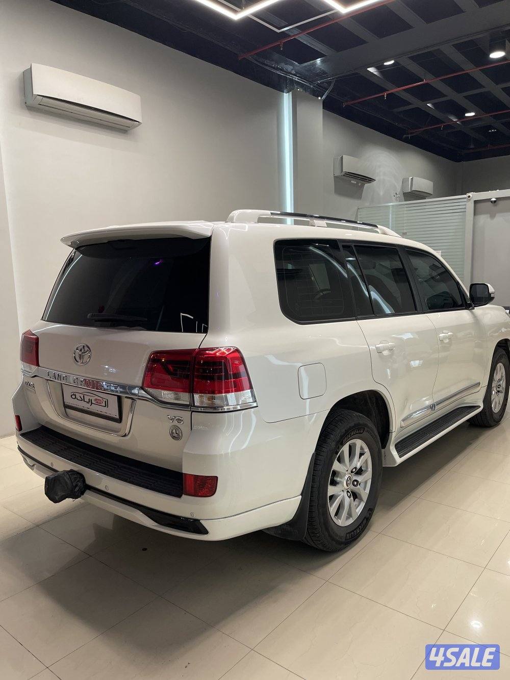 لاند كروز وايت اديشن3