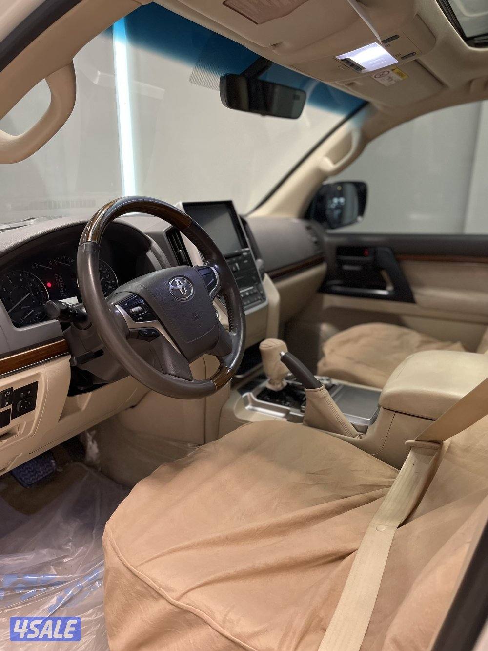 لاند كروز وايت اديشن4