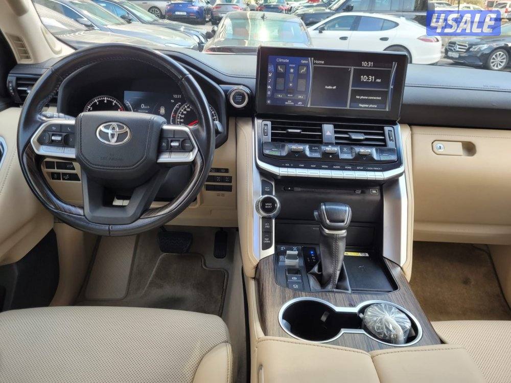 لاندكروزر VX8