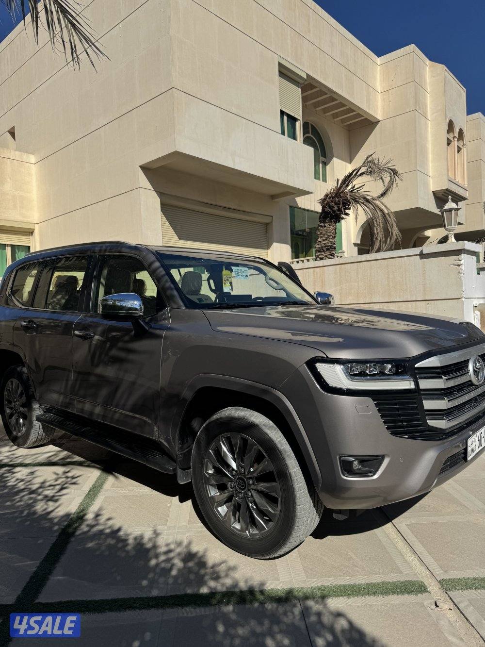 لاند كروزر VX صبغ الوكالة عداد 34 الف ( بدون تيربو )0