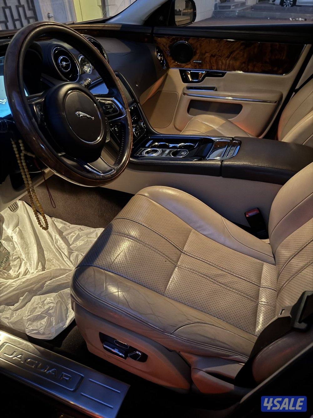 جاجوار XJ لارج2