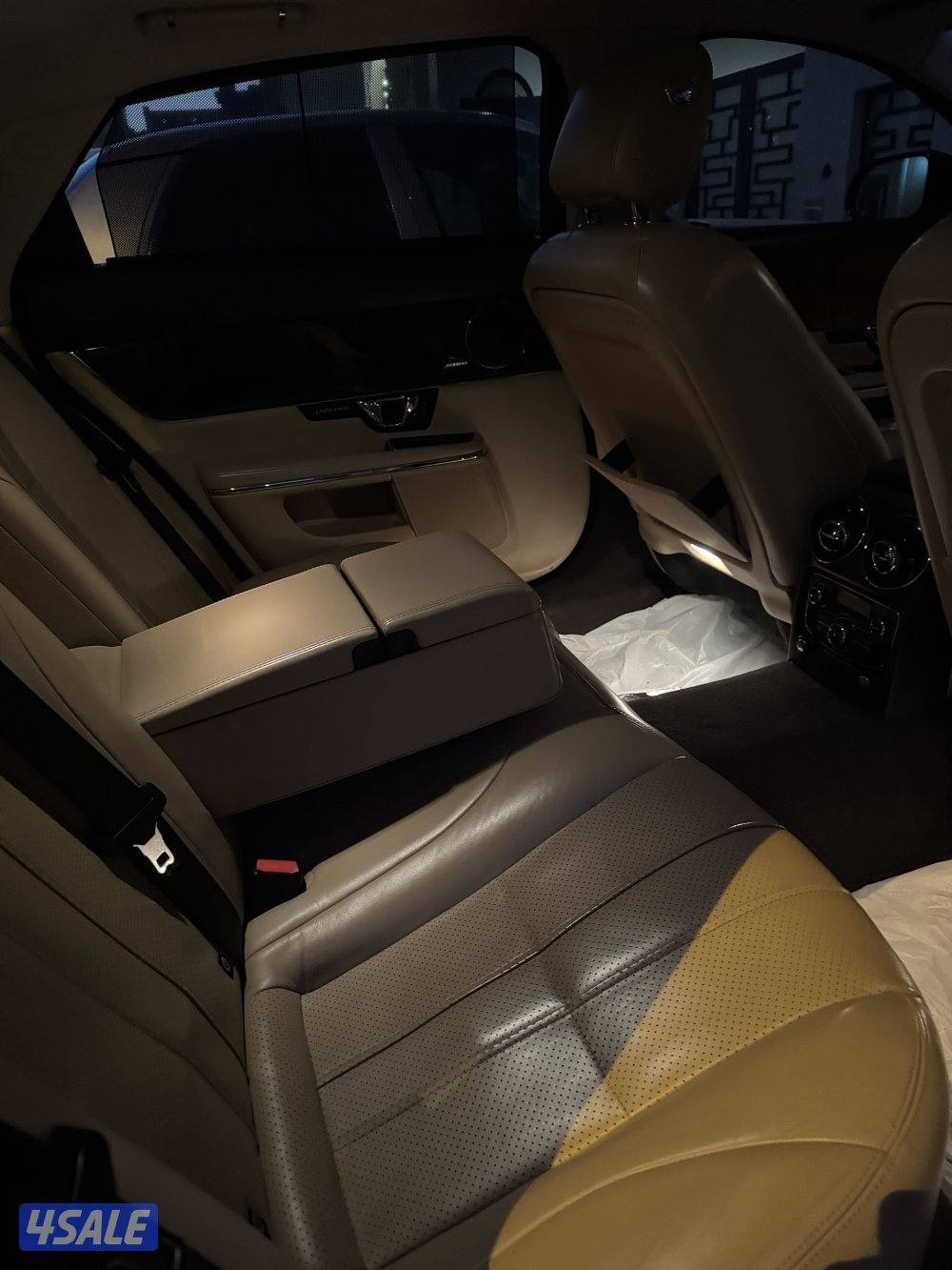 جاجوار XJ لارج4